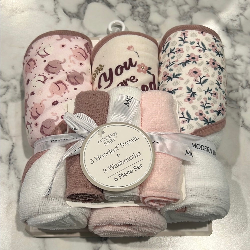 Pink and White Hooded Towels and Washcloths Set